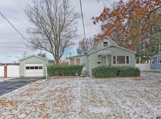 157 Dahlia St, Schenectady, NY 12306
