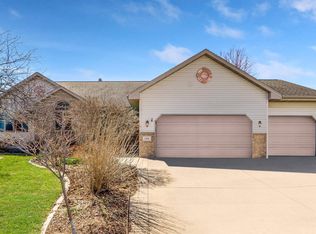 106 Jenny Ct, Combined Locks, WI 54113