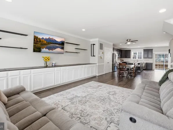 217 Upper Brook Ter, Purcellville, VA 20132