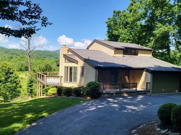 5300 Pine Crest Rd, Young Harris, GA 30582