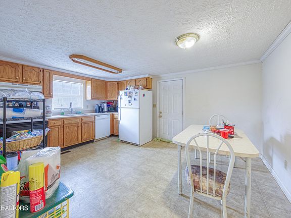 4th image of 2225 Madison Rd