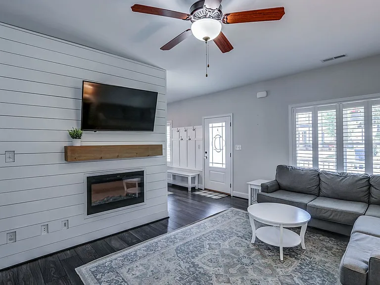105 Ridgeline Ln — Photo 5
