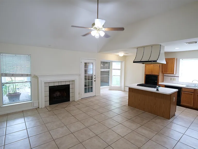 1314 Hollow Ash Ln — Photo 7