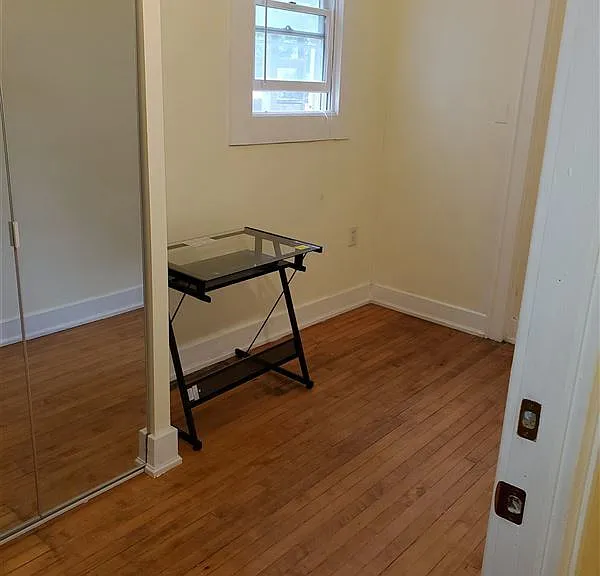 118 N State St — Photo 21