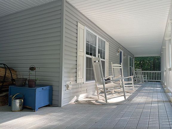 5th image of 190 Redwood Dr