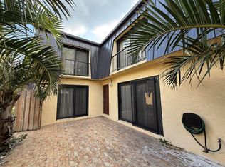 2471 Waterside Dr, Lake Worth, FL 33461