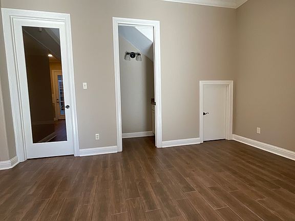 4th image of 1922 Woodberry Ave