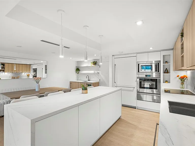 2301 Collins Ave #630 — Photo 25