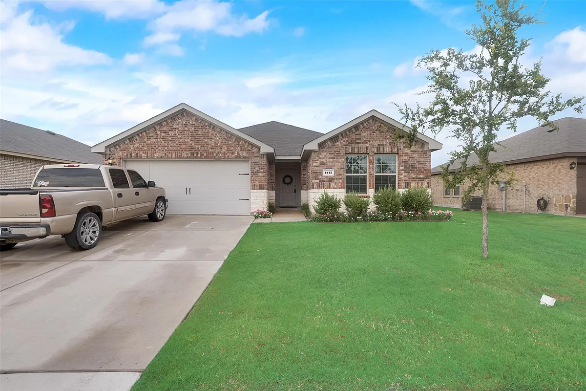 Building Photo - 1413 Thunder Canyon Way