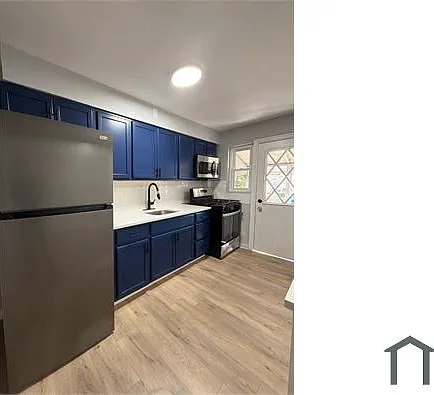3 bed, $2,400 — Photo 1