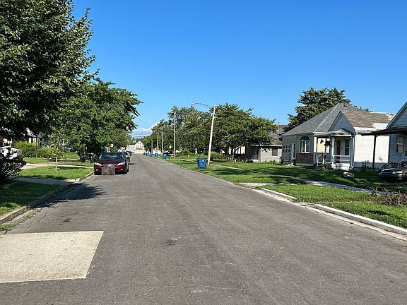 4th image of 2712 Cayuga St