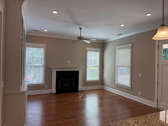 5th image of 303 Newport Hill Ln