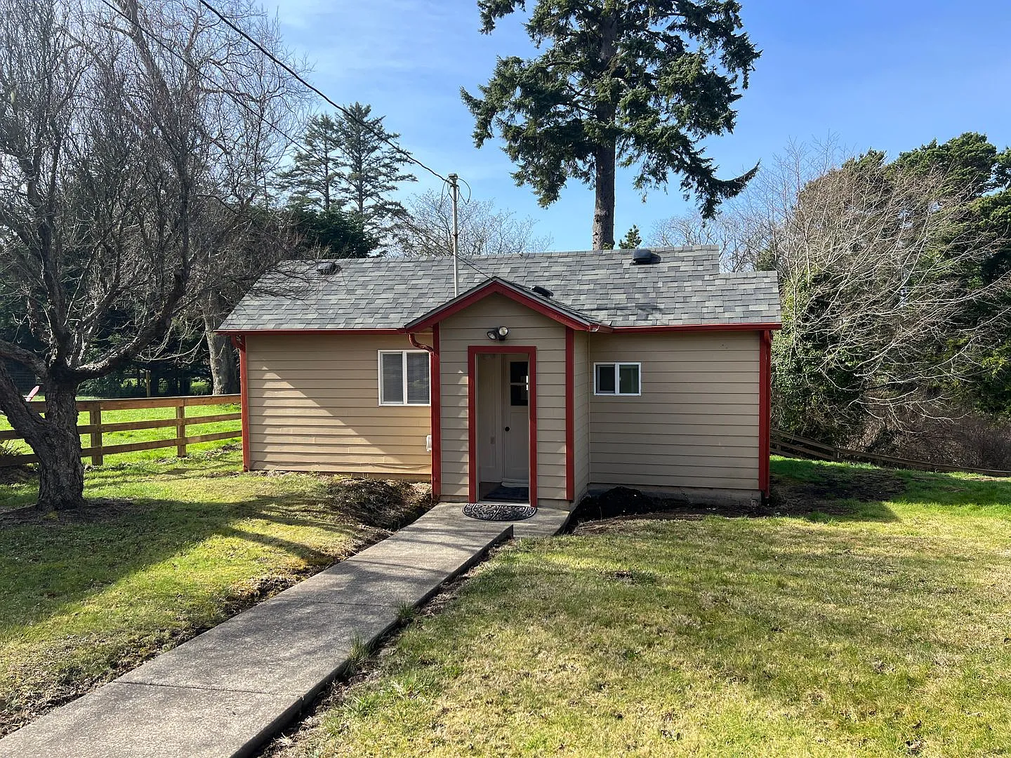 Cute cottage in Seal Rock! — Photo 2