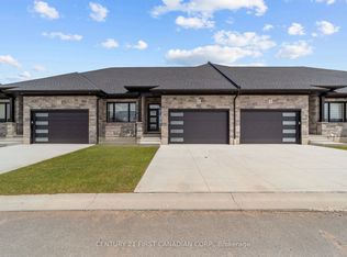 32 Postma Cres #11, North Middlesex, ON N0M1A0