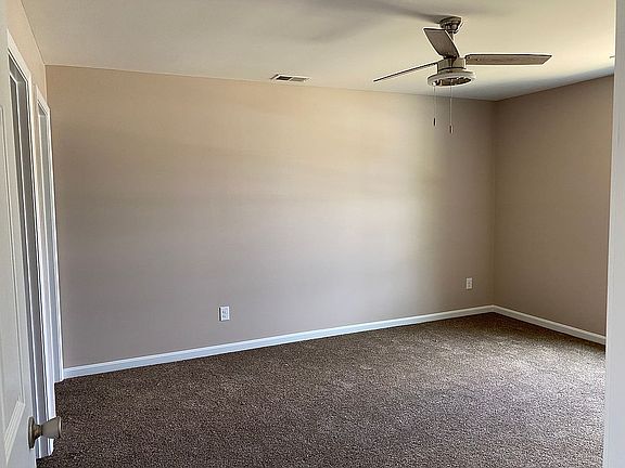 4th image of 11415 Tierney Ave