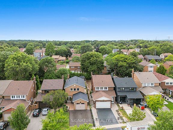 3rd image of 4194 Trellis Cres