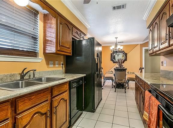 3rd image of 1633 Westminster Blvd