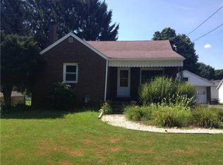 1207 Willowbrook Rd, New Castle, PA 16101