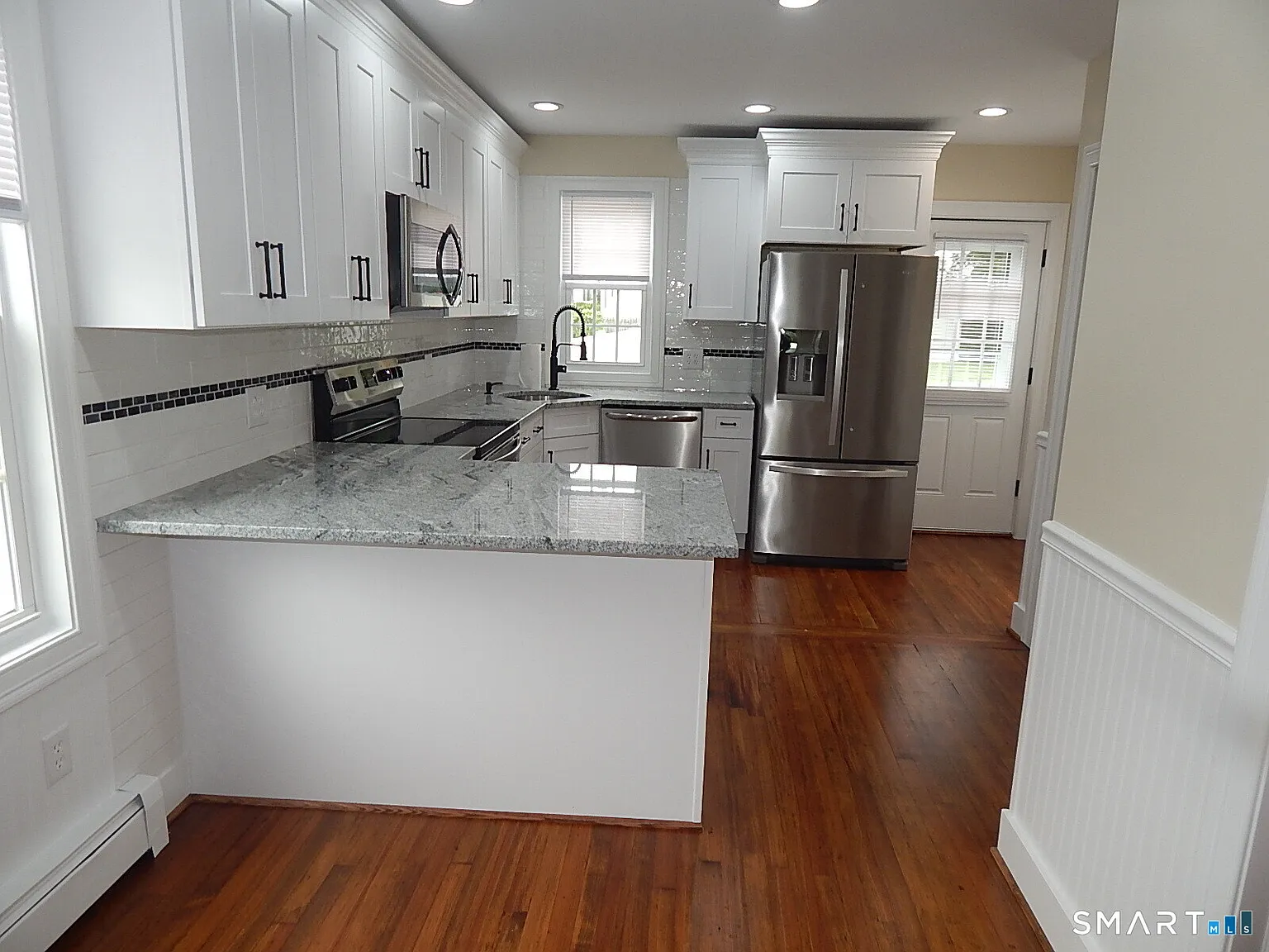 4 bed, 2.5 bath, 1658 sqft, $3,250 — Photo 3
