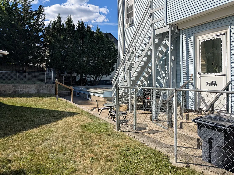 208 Sunbury St #1 — Photo 9