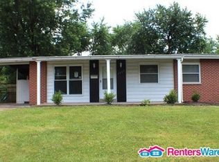 1060 Apache Dr, Florissant, MO 63033