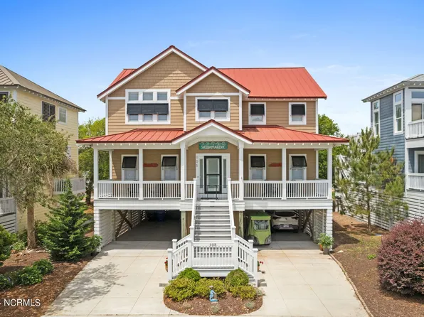 105 SE 74th Street, Oak Island, NC 28465
