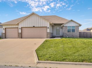5627 W Mangrove St, Springfield, MO 65802