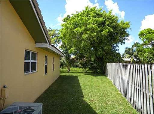 2nd image of 481 Lake Tree Dr