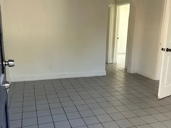 2111 W Gray St APT 1, Tampa, FL 33606
