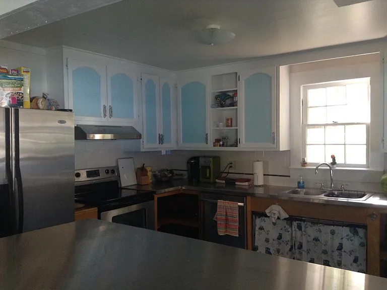 846 W Brevard St — Photo 3