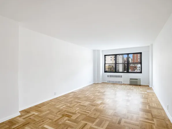240 East 76th Street 8N image 2 of 7