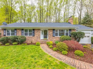 3303 Spring Lake Ct, Fairfax, VA 22030