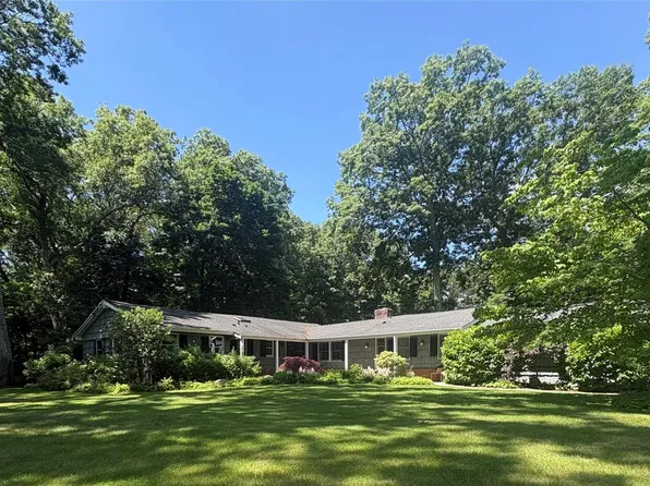 27 Longwood Drive, South Huntington, NY 11746