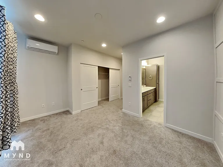 10944 NE 189th St #D — Photo 9