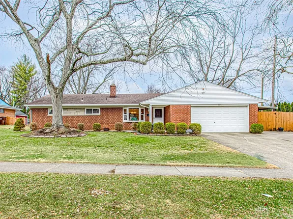 1105 Chateau Dr, Dayton, OH 45429