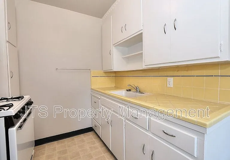 4439 V St #5 — Photo 29