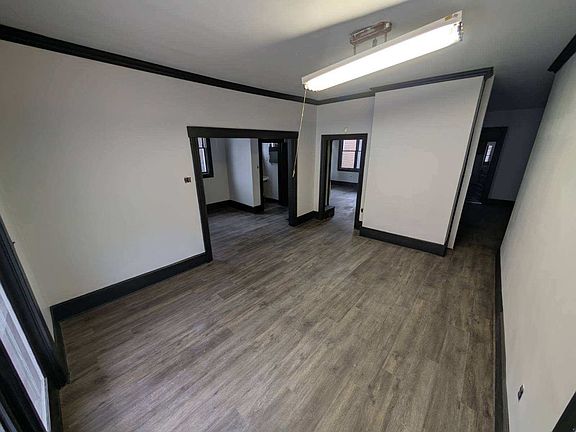 3rd image of 506 Salt St #1