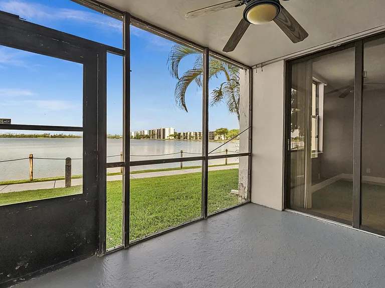 109 Lake Emerald Dr #108 — Photo 11