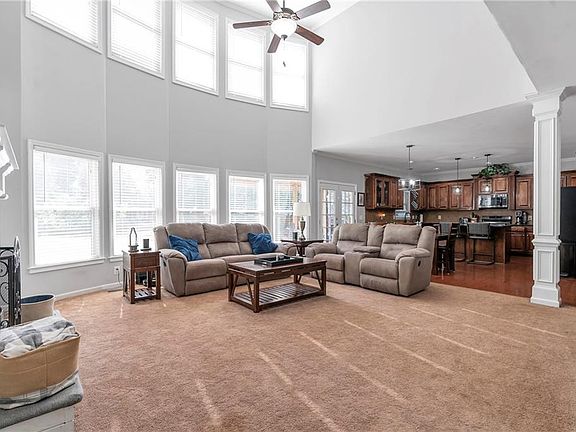 3rd image of 1224 Treemont Trce