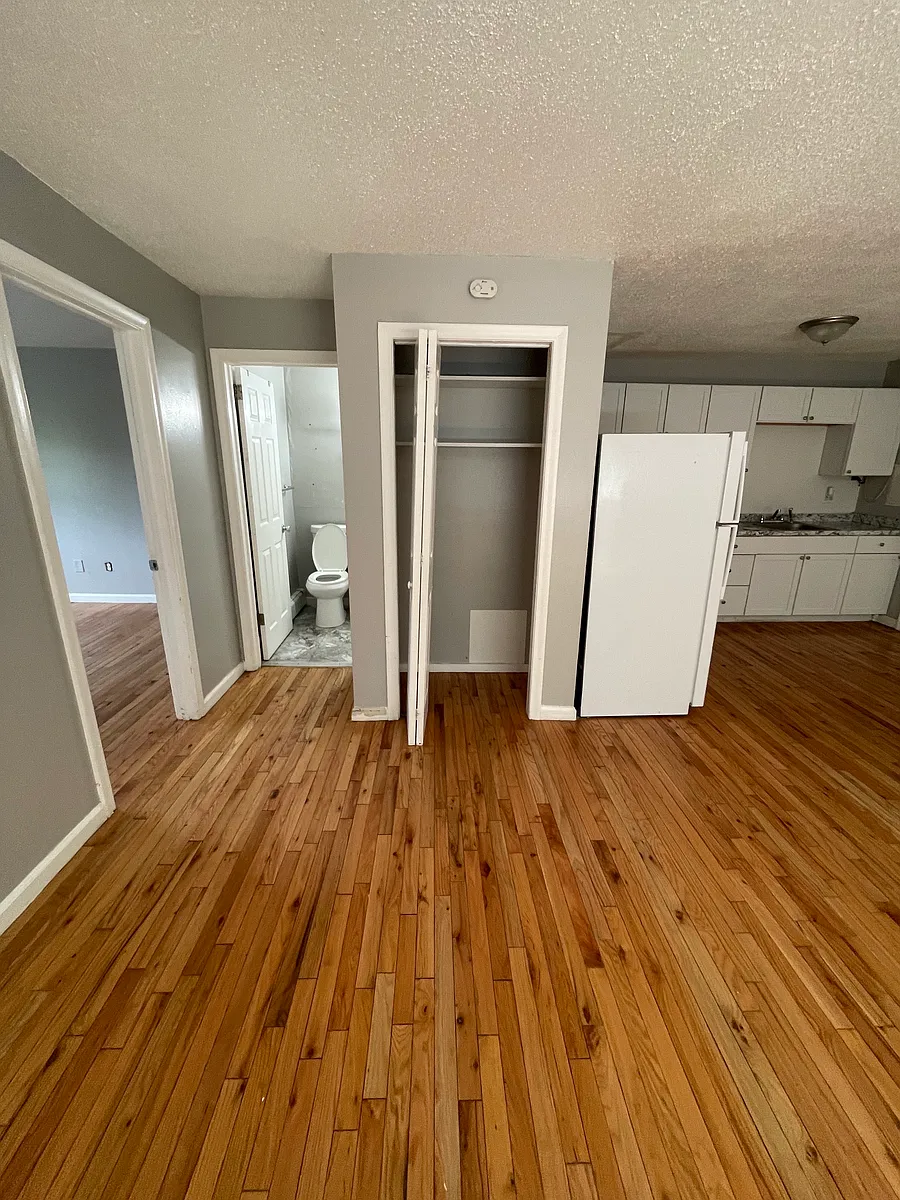 Building Photo - 467 Allen St #403