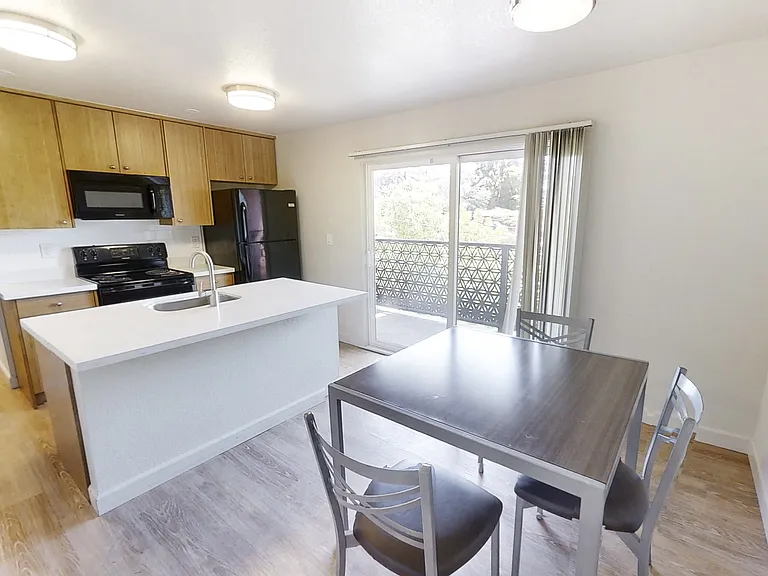 2437 Piedmont Ave — Photo 1