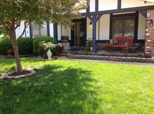 1166 Holly River Dr, Florissant, MO 63031