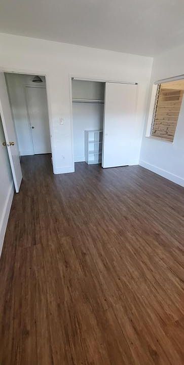 2nd image of 15-21 Alhambra Cir