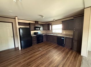 73 W Manor St, Oxford, MI 48371