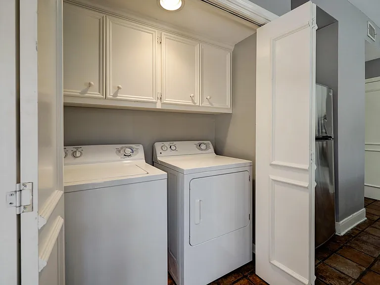 2313 Nantucket Dr #B — Photo 8