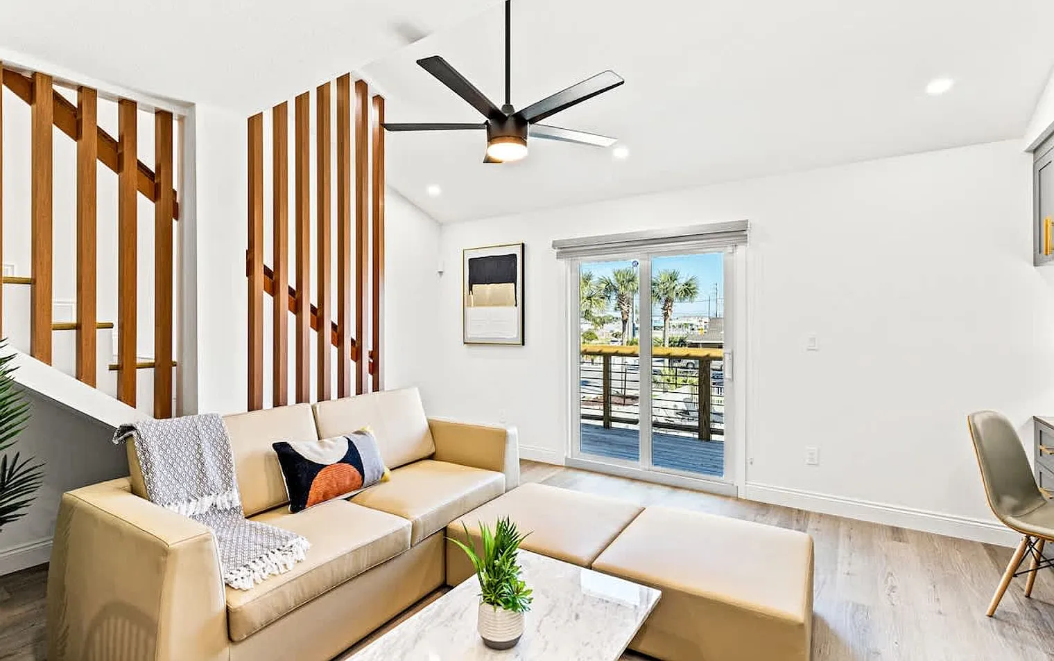 2 bed, 2.0 bath, 742 sqft, $1,456 — Photo 2