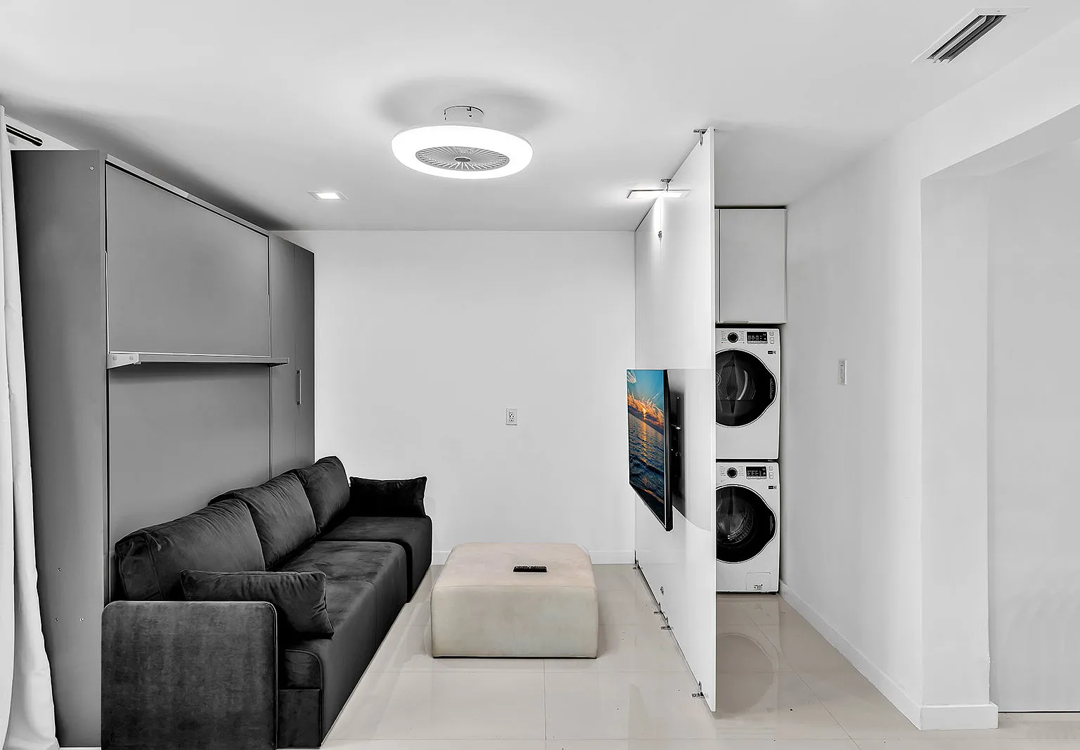 2 bed, 2.0 bath, 1187 sqft, $5,500 — Photo 4