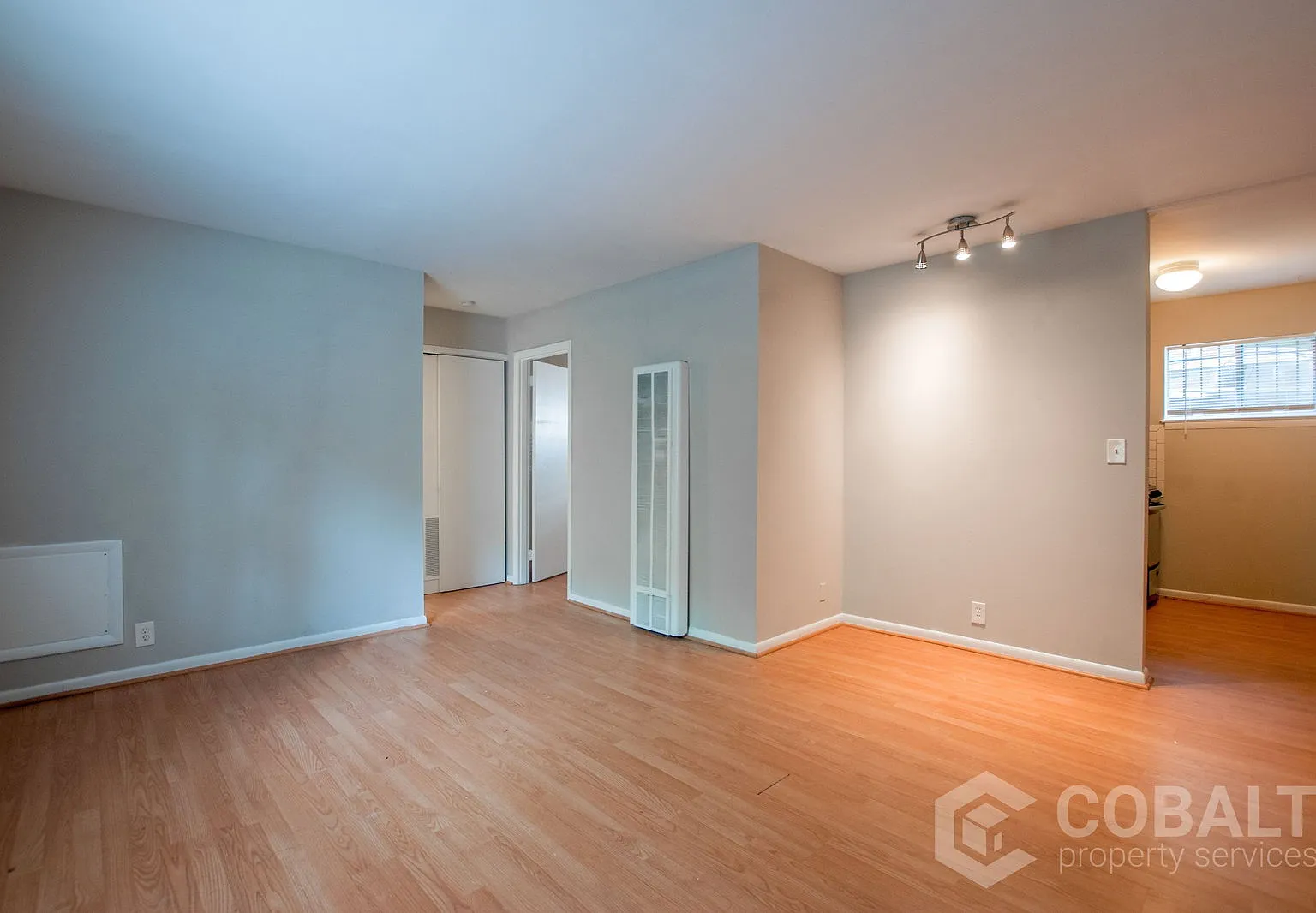 905 Greenwood Ave NE — Photo 2