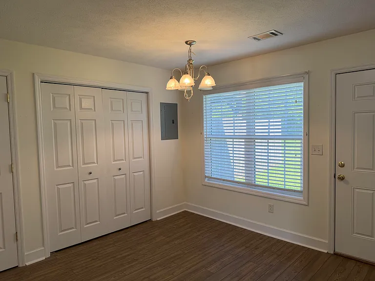640 Date Palm Cir — Photo 8