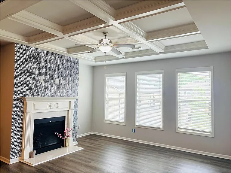 2418 Ivy Meadow Ln — Photo 10